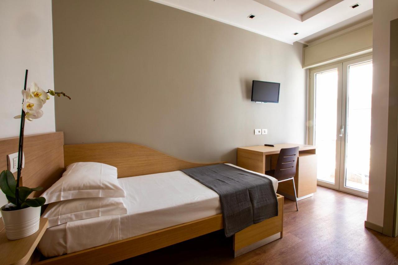 HOTEL LIANE - venite assetati perché questa estate fa caldo PD - zona disco spiagge Riccione Esterno foto