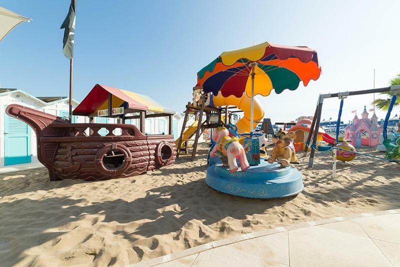 HOTEL LIANE - venite assetati perché questa estate fa caldo PD - zona disco spiagge Riccione Esterno foto